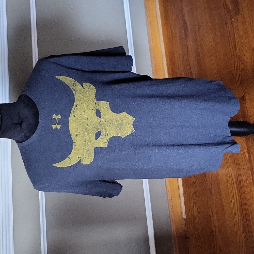 Under Armour T Shirt Size Medium